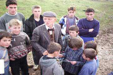 Le papa de Shqipe et les enfants de l'cole